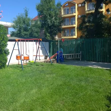 Хотел Alarlievi 2*